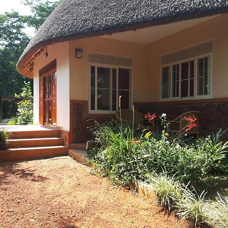 Brownstone Country Home Lira ภายนอก รูปภาพ
