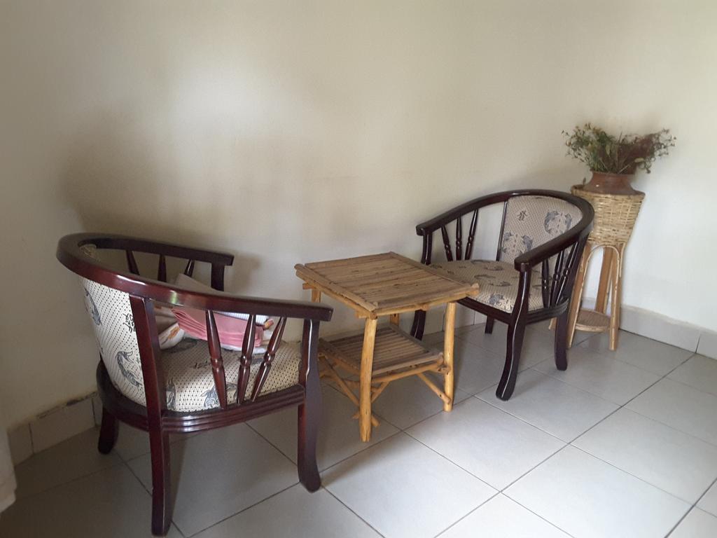 Brownstone Country Home Lira ภายนอก รูปภาพ