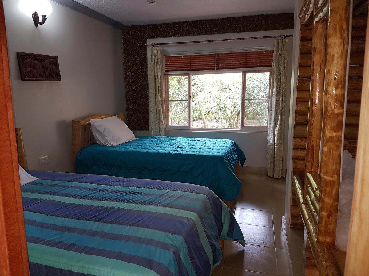 Brownstone Country Home Lira ภายนอก รูปภาพ