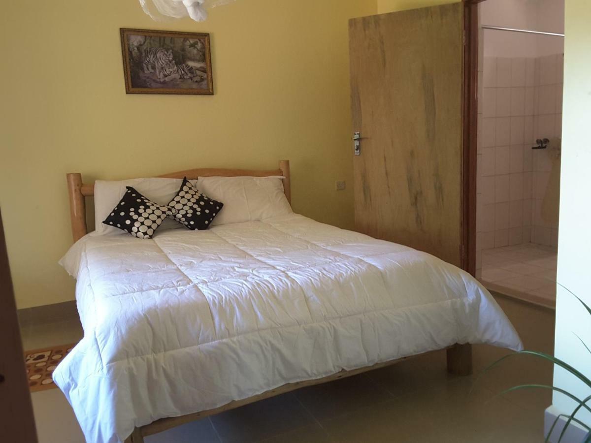 Brownstone Country Home Lira ภายนอก รูปภาพ