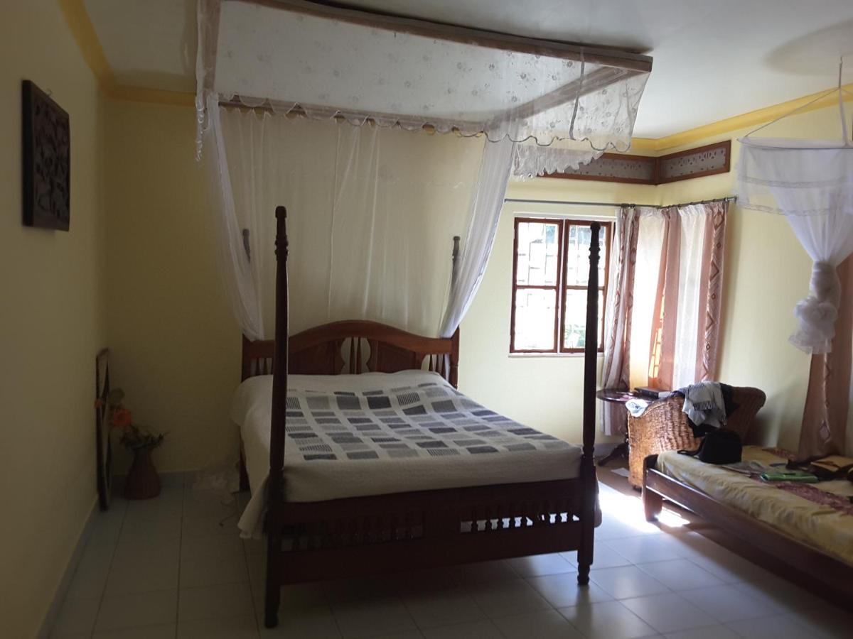 Brownstone Country Home Lira ภายนอก รูปภาพ